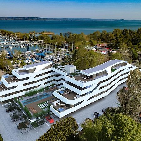 Marina Apartman Hotel Balatonszárszó Екстериор снимка